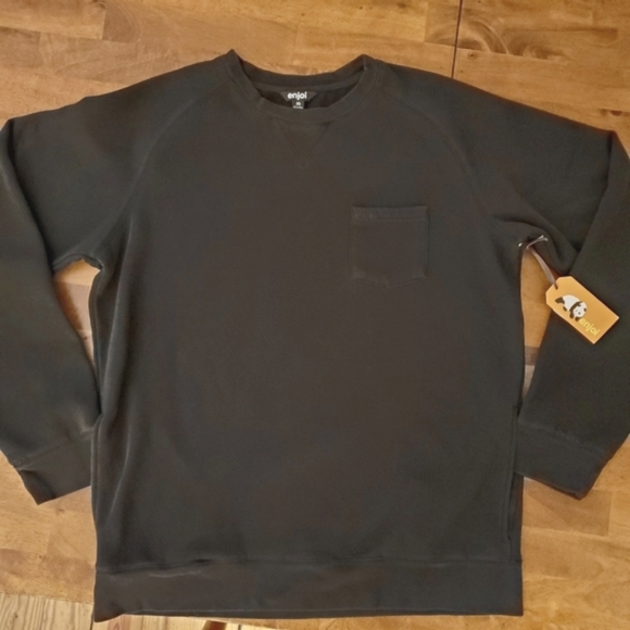 ENJOI Tops - NWT ENJOI Sk8board Co. Pocketed Sweatshirt